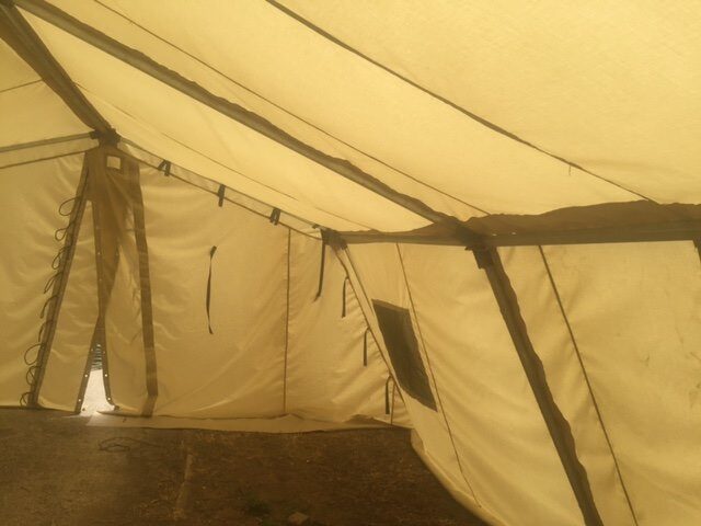 אוהל קונסטרוקציה נגד גשם ורוח